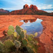 Beautiful red rock spires on Grand Canyon tours from Sedona AZ